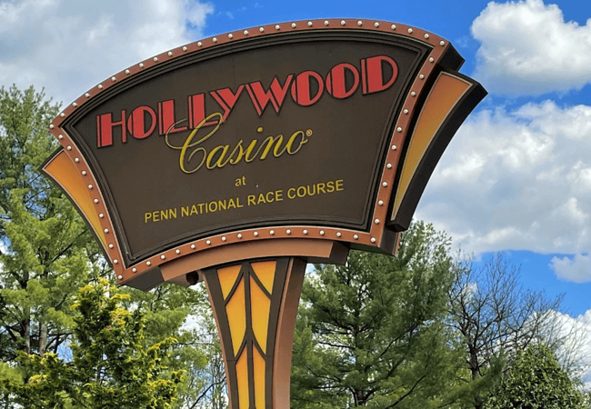 hollywood casino at penn national race course sign 