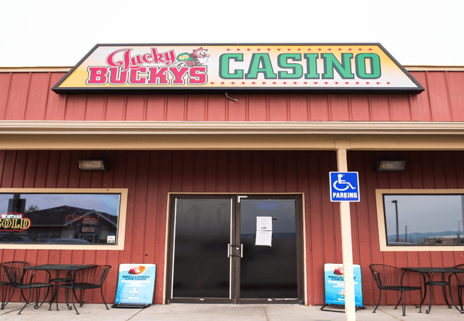 Lucky Buckys Casino Outside View 