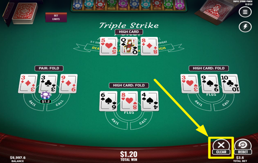 Triple Strike Poker DÉBARRASSEZ LA TABLE.