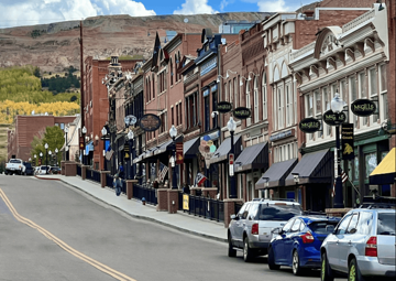 McGills Hotel and Casino outside 