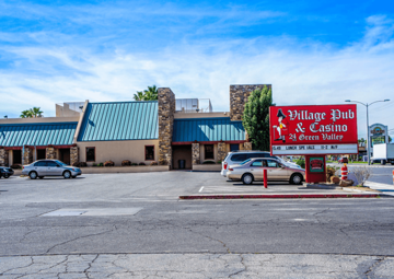 Village Pub And Poker Green Valley Exterior 