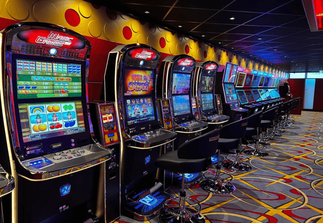 Little Vegas Crawley slot machines 