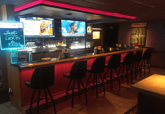 Lucky's Grand Casino Bar 