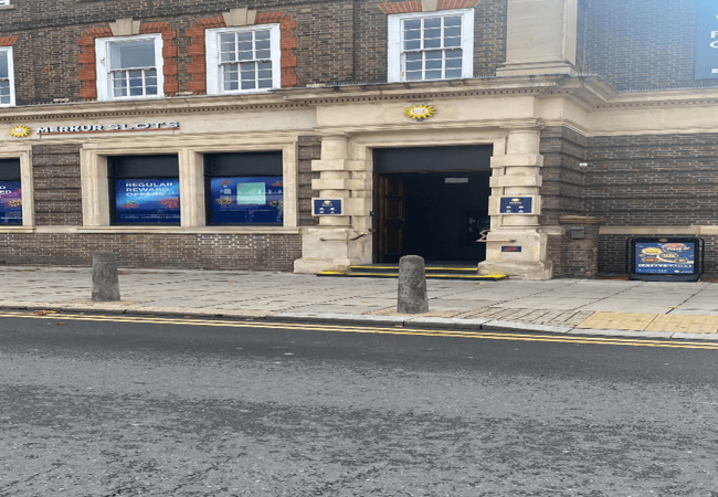 MERKUR Slots Ballards Lane exterior 