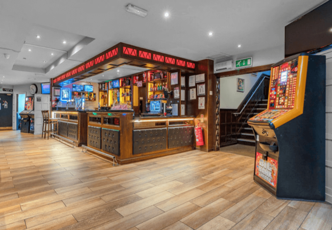 The Ball Room Sports Bar Coatbridge Bar and Jackpot Machines 
