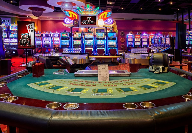 Umfolozi Hotel Casino gambling table 