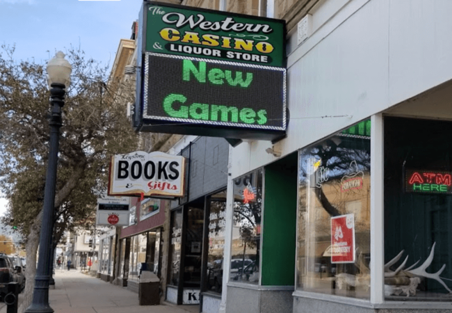 Western Casino Liquor Store Outside View