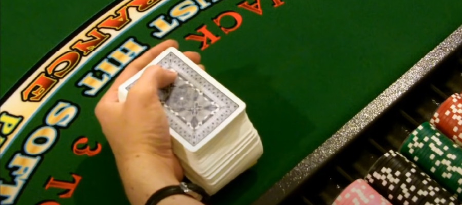 how to hold the deck like a blackjack dealer